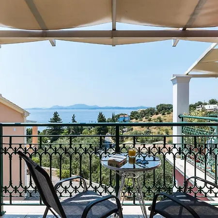 Seaview Leana With Private Pool By Konnect, Nisaki Villa *