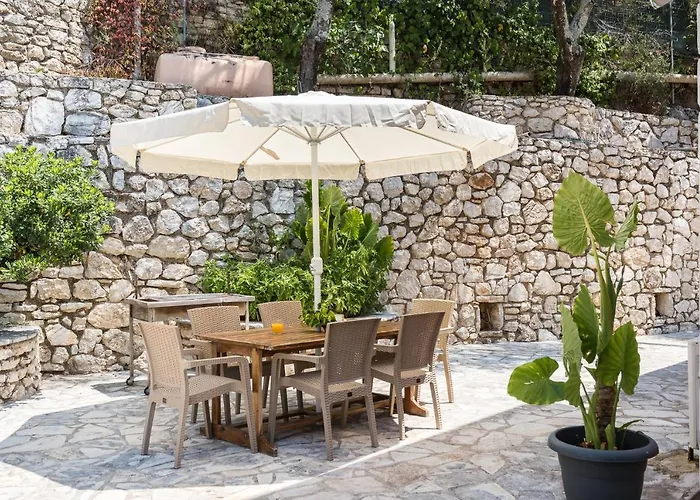 Vila Seaview Leana With Private Pool By Konnect, Nisaki